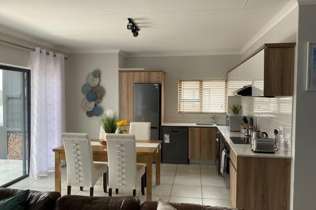 Appartamento Penthouse 172 At The Blyde Crystal Lagoon Pretoria-Noord Esterno foto